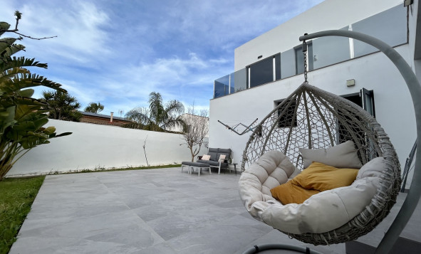 Herverkoop - 3. Vrijstaande villa - Los Balcones - Costa Blanca Zuid