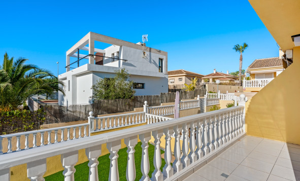 Herverkoop - 4. Halfvrijstaande villa - Benimar - Costa Blanca Zuid