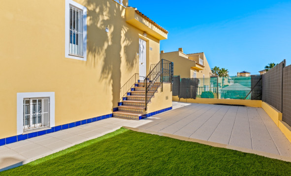 Herverkoop - 4. Halfvrijstaande villa - Benimar - Costa Blanca Zuid