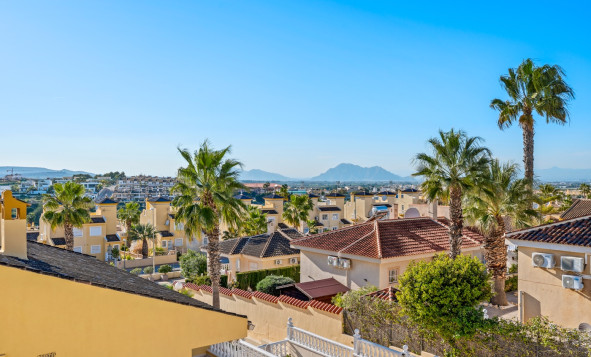 Herverkoop - 4. Halfvrijstaande villa - Benimar - Costa Blanca Zuid