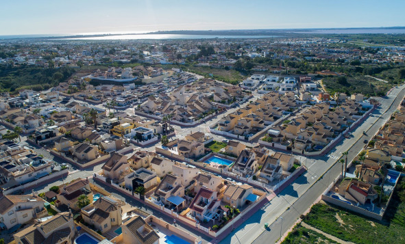 Herverkoop - 3. Vrijstaande villa - Benimar - Rojales Hills