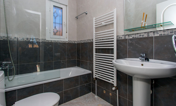 Herverkoop - 3. Vrijstaande villa - Benimar - Rojales Hills