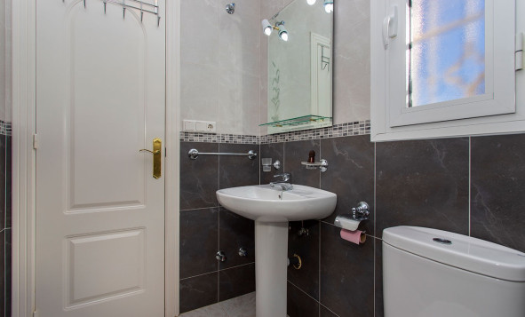 Herverkoop - 3. Vrijstaande villa - Benimar - Rojales Hills