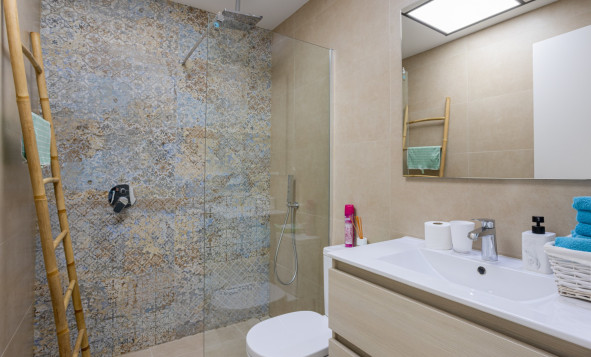 Herverkoop - 3. Vrijstaande villa - Benijófar - Costa Blanca Zuid