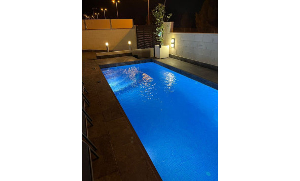 Herverkoop - 3. Vrijstaande villa - Villamartin - Costa Blanca Zuid