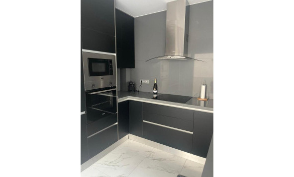 Herverkoop - 3. Vrijstaande villa - Villamartin - Costa Blanca Zuid