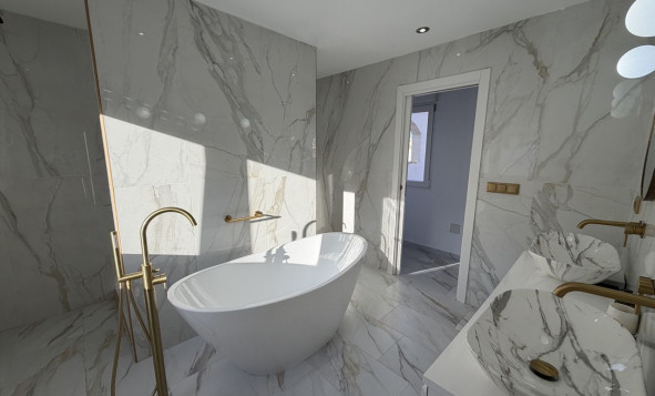 Herverkoop - 3. Vrijstaande villa - Orihuela Costa - Costa Blanca Zuid