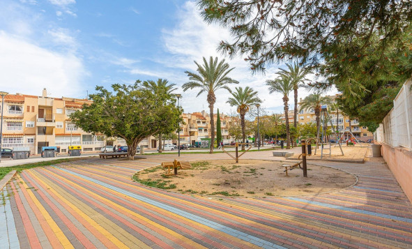 Herverkoop - 1. Appartement / flat - Torrevieja - Costa Blanca Zuid