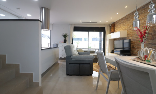 Herverkoop - 3. Vrijstaande villa - Benijófar - Costa Blanca Zuid