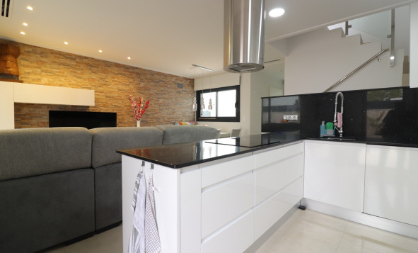 Herverkoop - 3. Vrijstaande villa - Benijófar - Costa Blanca Zuid