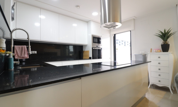 Herverkoop - 3. Vrijstaande villa - Benijófar - Costa Blanca Zuid