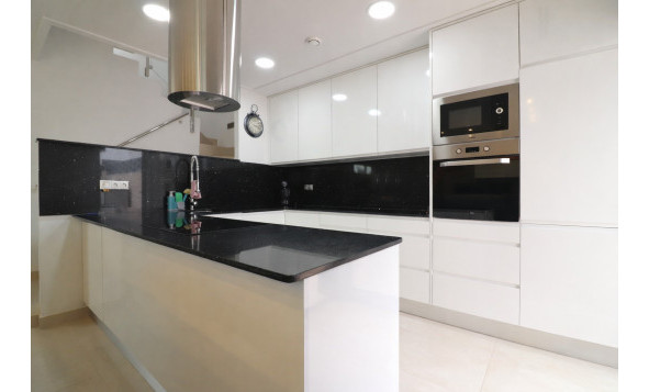 Herverkoop - 3. Vrijstaande villa - Benijófar - Costa Blanca Zuid