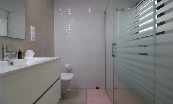 Herverkoop - 3. Vrijstaande villa - Benijófar - Costa Blanca Zuid