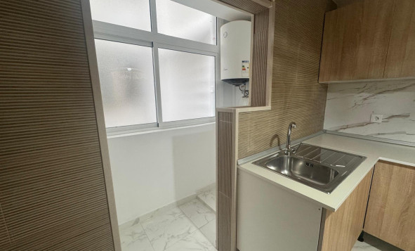 Resale - 1. Apartment / flat - Torrevieja - Muelle Pesquero