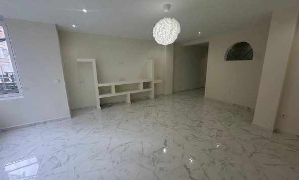 Resale - 1. Apartment / flat - Torrevieja - Muelle Pesquero