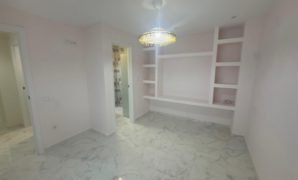 Resale - 1. Apartment / flat - Torrevieja - Muelle Pesquero