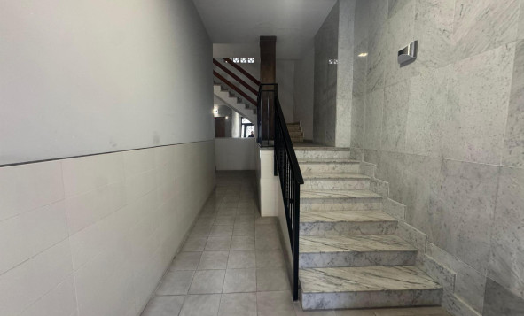 Resale - 1. Apartment / flat - Torrevieja - Muelle Pesquero