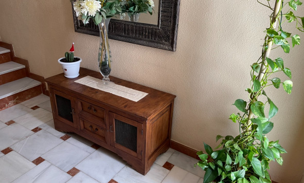 Reventa - 3. Casa indepiende - San Miguel de Salinas - pueblo