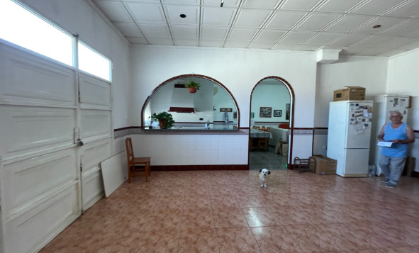 Reventa - 3. Casa indepiende - San Miguel de Salinas - pueblo