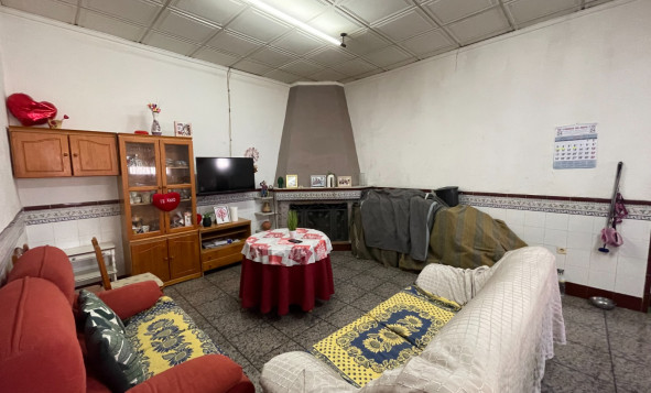 Reventa - 3. Casa indepiende - San Miguel de Salinas - pueblo