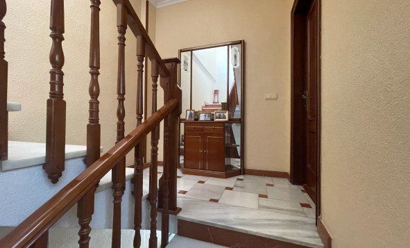 Reventa - 3. Casa indepiende - San Miguel de Salinas - pueblo