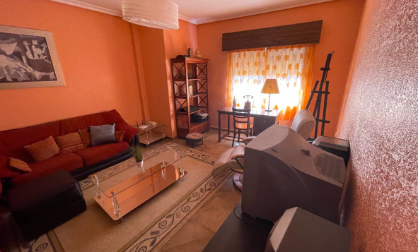 Reventa - 3. Casa indepiende - San Miguel de Salinas - pueblo