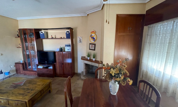 Reventa - 3. Casa indepiende - San Miguel de Salinas - pueblo