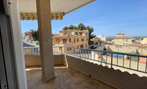 Reventa - 3. Casa indepiende - San Miguel de Salinas - pueblo