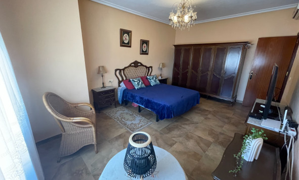 Reventa - 3. Casa indepiende - San Miguel de Salinas - pueblo