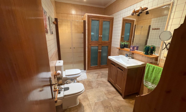 Reventa - 3. Casa indepiende - San Miguel de Salinas - pueblo