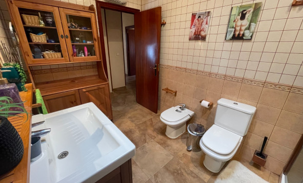 Reventa - 3. Casa indepiende - San Miguel de Salinas - pueblo