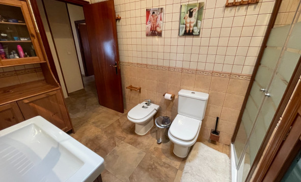 Reventa - 3. Casa indepiende - San Miguel de Salinas - pueblo