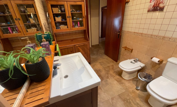 Reventa - 3. Casa indepiende - San Miguel de Salinas - pueblo