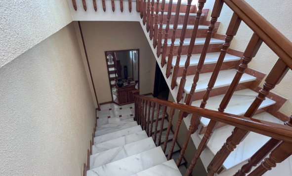 Reventa - 3. Casa indepiende - San Miguel de Salinas - pueblo