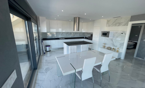 Resale - 3. Detached house - La Mata - Costa Blanca South