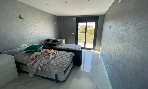 Resale - 3. Detached house - La Mata - Costa Blanca South