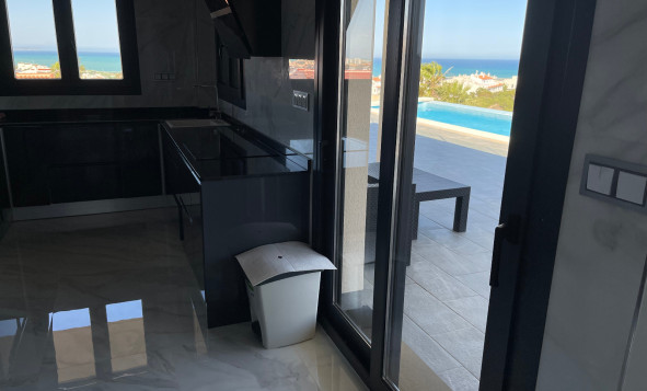 Resale - 3. Detached house - La Mata - Costa Blanca South