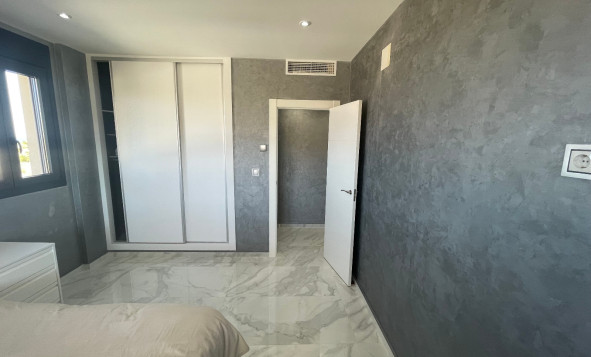 Resale - 3. Detached house - La Mata - Costa Blanca South