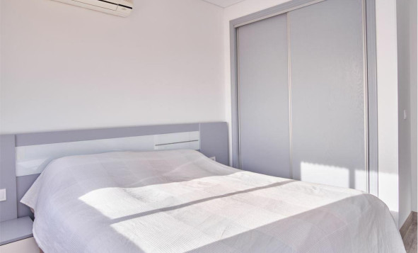 Reventa - 3. Casa indepiende - Los Montesinos - La Herrada