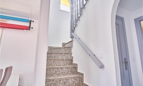 Reventa - 3. Casa indepiende - Los Montesinos - La Herrada