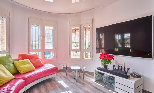 Reventa - 3. Casa indepiende - Los Montesinos - La Herrada