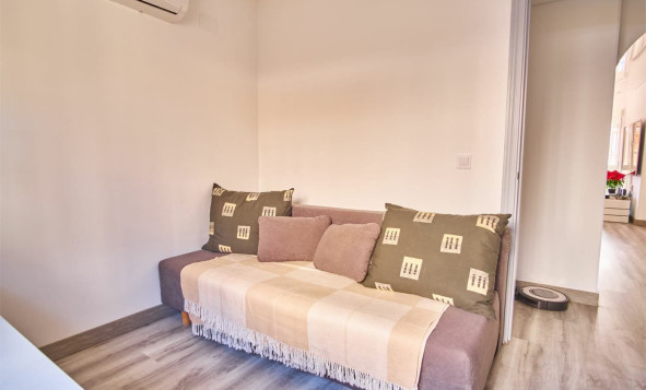 Reventa - 3. Casa indepiende - Los Montesinos - La Herrada