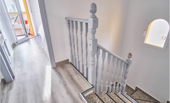 Reventa - 3. Casa indepiende - Los Montesinos - La Herrada