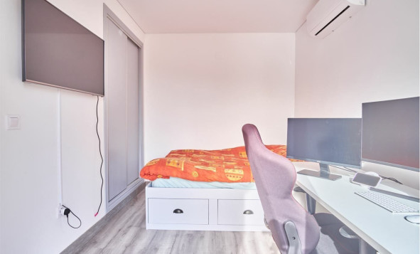 Reventa - 3. Casa indepiende - Los Montesinos - La Herrada