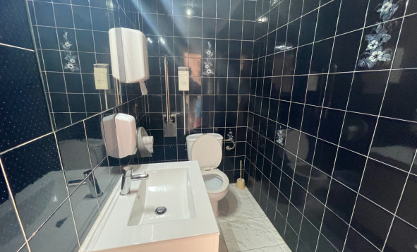 Reventa - Propiedades comerciales - Torrevieja - Comunidad Valenciana