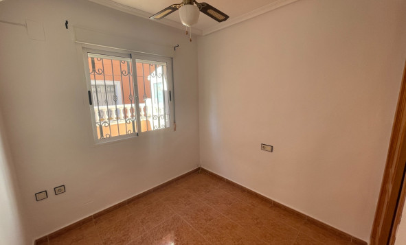 Reventa - 2. Chalet adosado - Los Montesinos - La Herrada