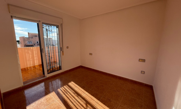 Reventa - 2. Chalet adosado - Los Montesinos - La Herrada