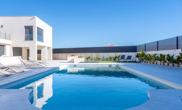 Herverkoop - 3. Vrijstaande villa - Torrevieja - Costa Blanca Zuid