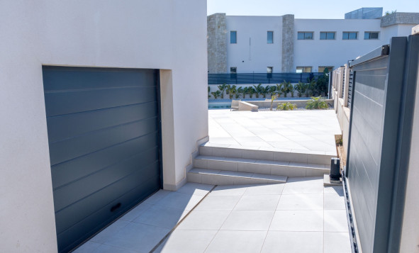 Herverkoop - 3. Vrijstaande villa - Torrevieja - Costa Blanca Zuid