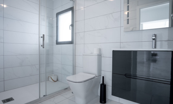 Herverkoop - 3. Vrijstaande villa - Torrevieja - Costa Blanca Zuid